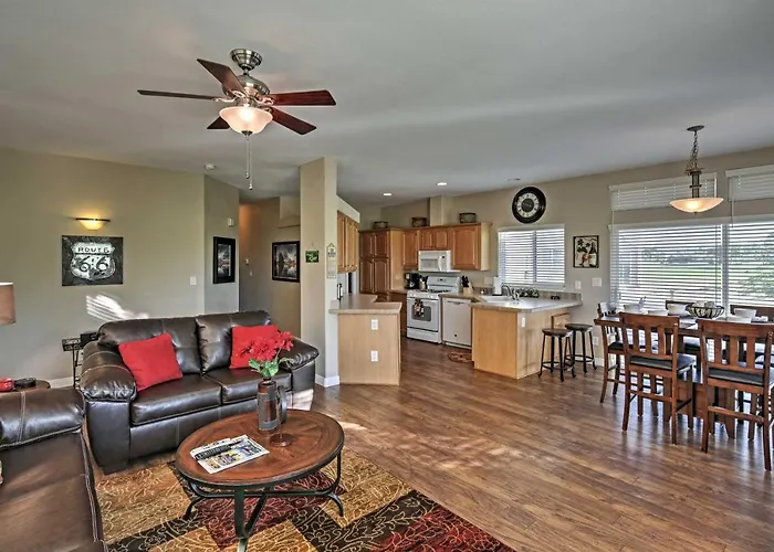 River'S Edge Golf Condo W/ Beach Access + Patio!