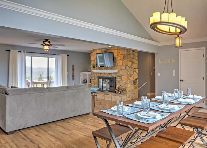 Monticello Home W/ Multi-Level Deck On 2 Acres!