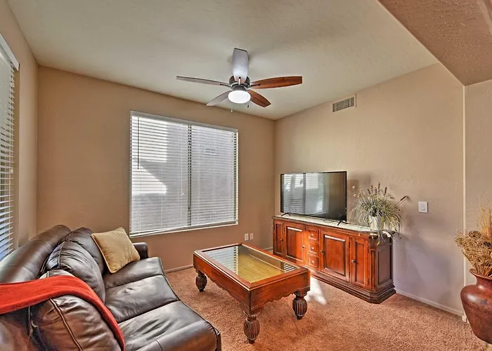 Heated Pool, Fire Pit & Game Room: Surprise Home