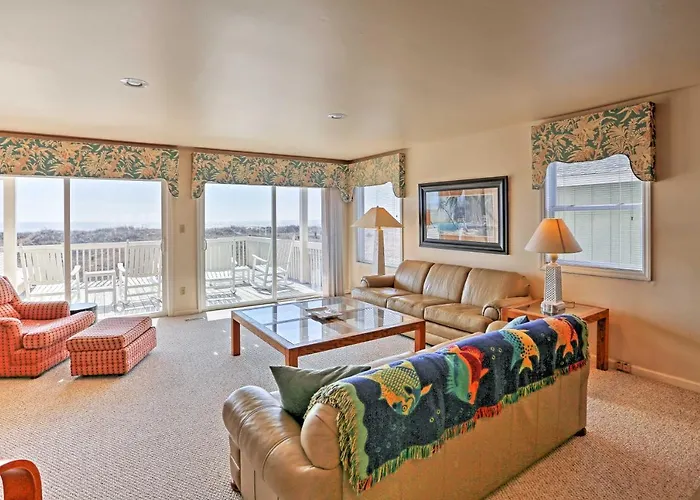 Family-Friendly Vacation Home: Steps To Beach!