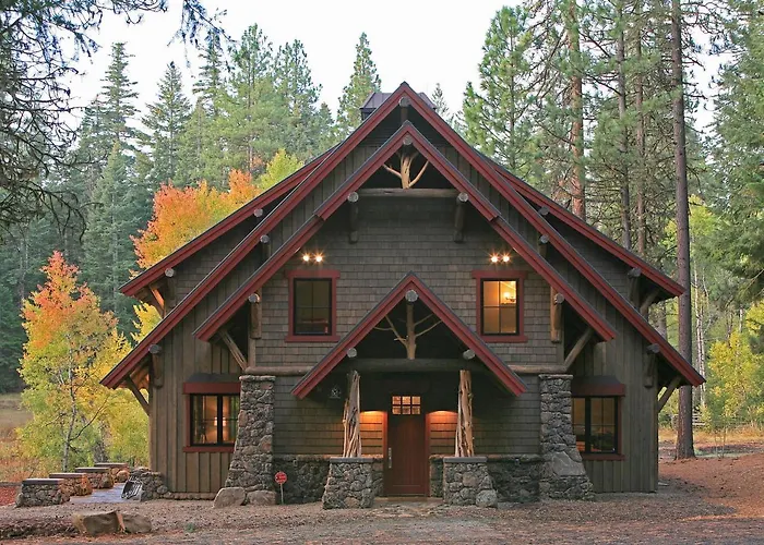 Ashland Lodge W/ Lake Views & Game Room Loft