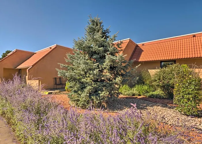 Bright Ruidoso Condo W/ Deck & Golf Course Views!