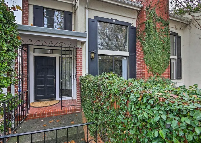 Well-Appointed Condo Across Street From Uc Davis!