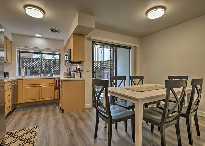 Well-Appointed Condo Across Street From Uc Davis!