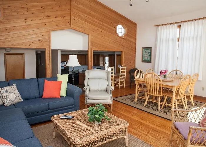40399 Beachcomber Rd Home