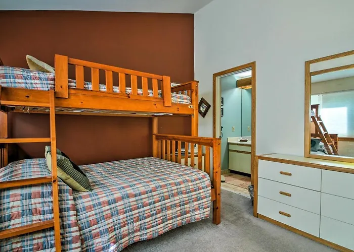 Killington Condo W/ Spa ~ 3 Miles To Ski Resort!