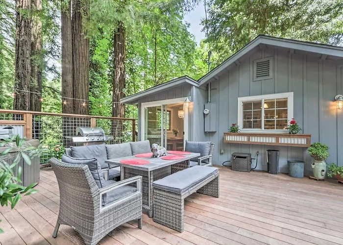 Redwoods Cabin W/ Hot Tub: Walk To Russian River!