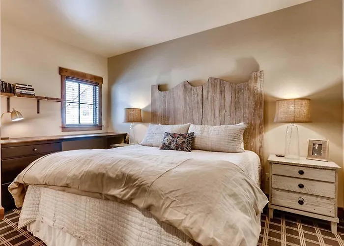 2 Blocks To Grand Lake: Downtown Western Cabin!