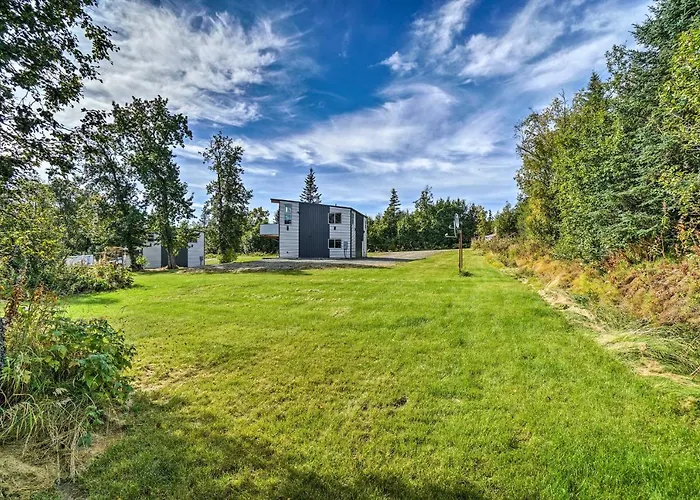 Secluded Getaway W/ Deck, Steps To Fritz Creek!
