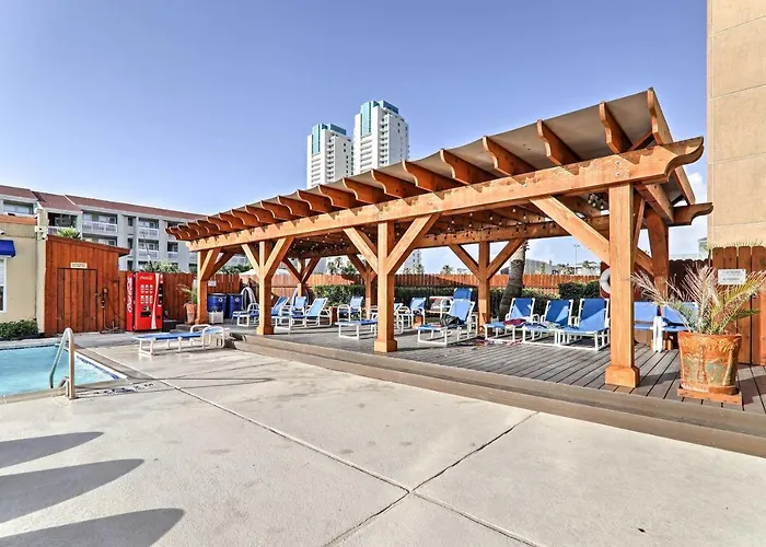 Steps To Beach: Beach Haven W/ Shared Amenities