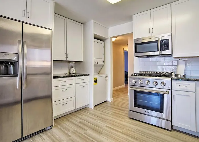 Walk To Beach: Condo W/ Patio On Catalina Island
