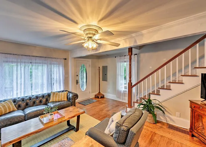 New Bern Home W/ Yard, Grill + Walkable Location