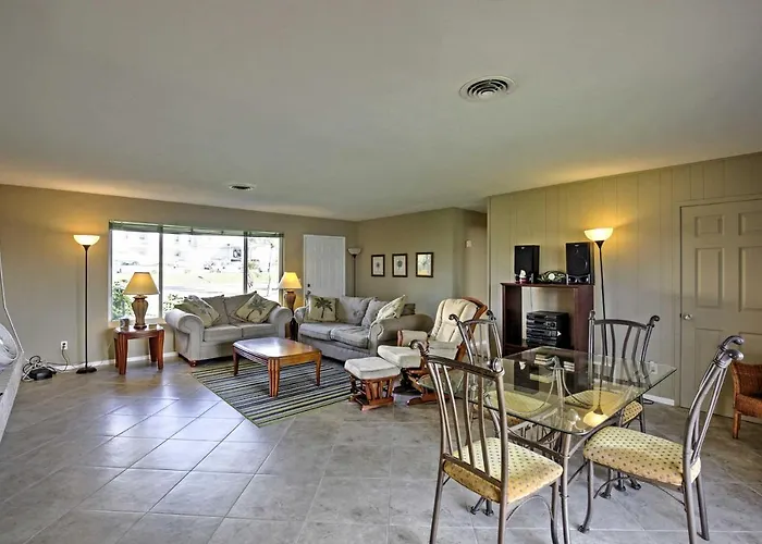 Pet-Friendly Daytona Beach Home, Walk To The Ocean