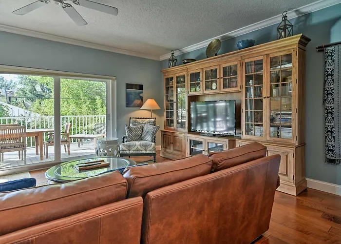 Walk To Shore: Holmes Beach Home W/ Pool & Hot Tub