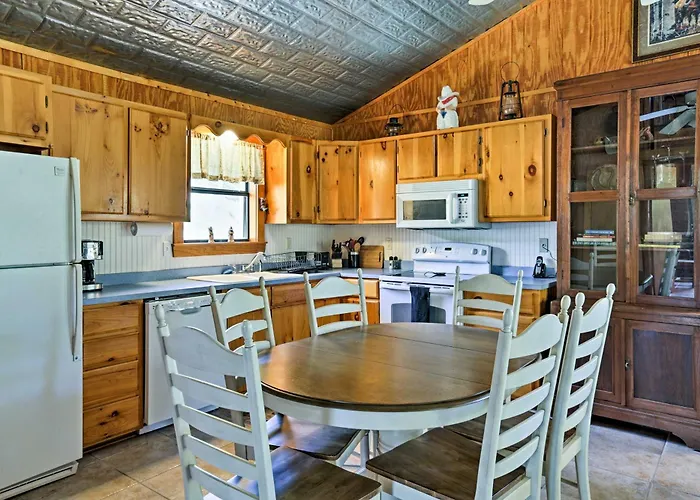 Two Cozy Medina Cottages, Game Room, Mountain View