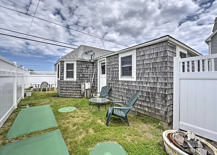 Peaceful Cottage - Steps To Matunuck Beach
