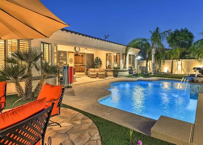 Free Heated Pool & Putting Green: Gilbert Home