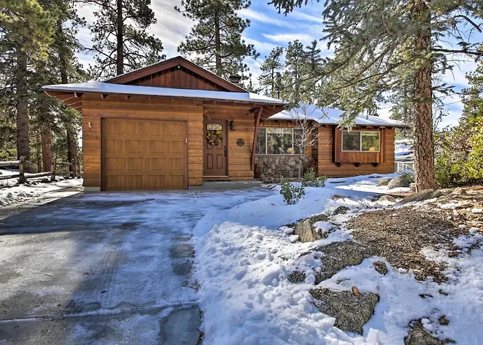 Walk To Lake: Rustic Home W/ Deck In Fawnskin