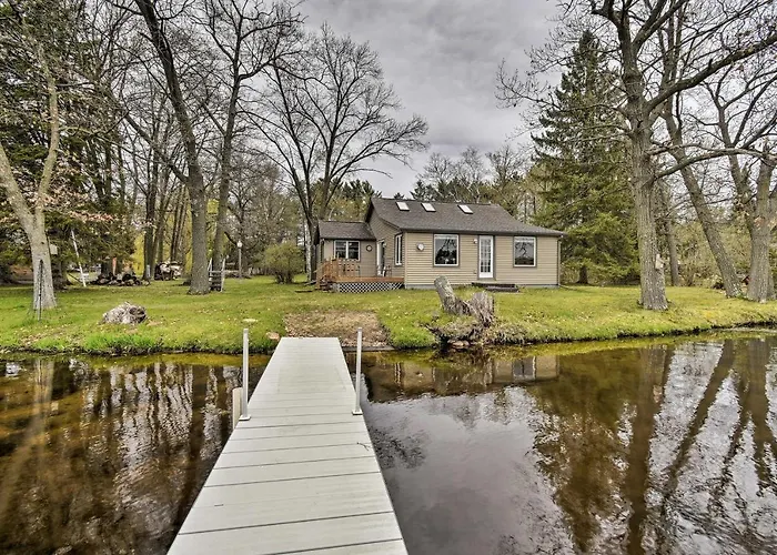 Lakefront Home W/ Seasonal Dock - 2 Mi To Skiing!