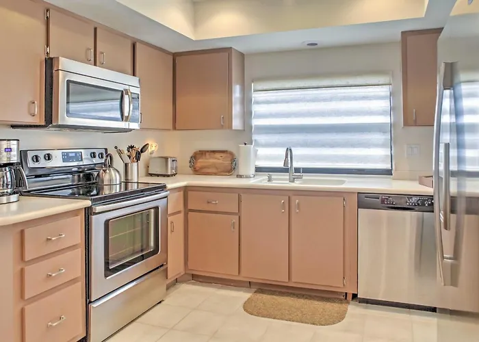 'Sand Dollar' Jenson Beach Home W/ Pool Access!