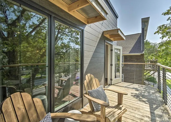Elkhart Lake Townhome, Mins To Road America!