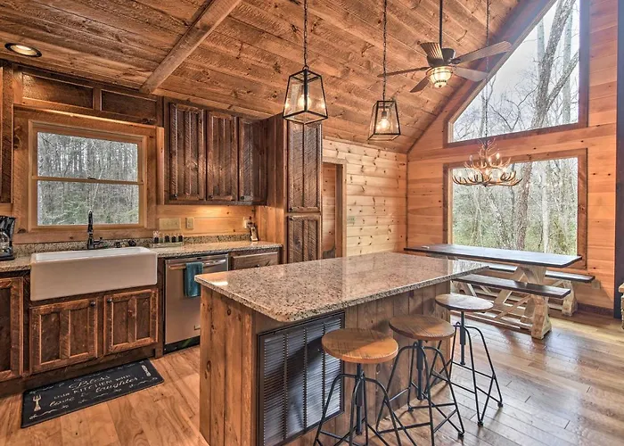 8 Mi To Dtwn Murphy! Cabin W/ Nottely River Views