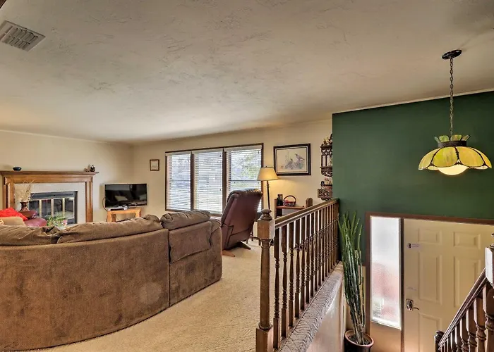 Walk To Rim View Trail: Page Home W/ Deck & Yard