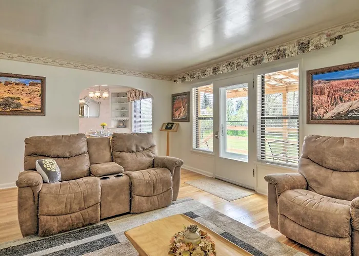 Panguitch Home W/ Patio ~ 24 Mi To Bryce Canyon