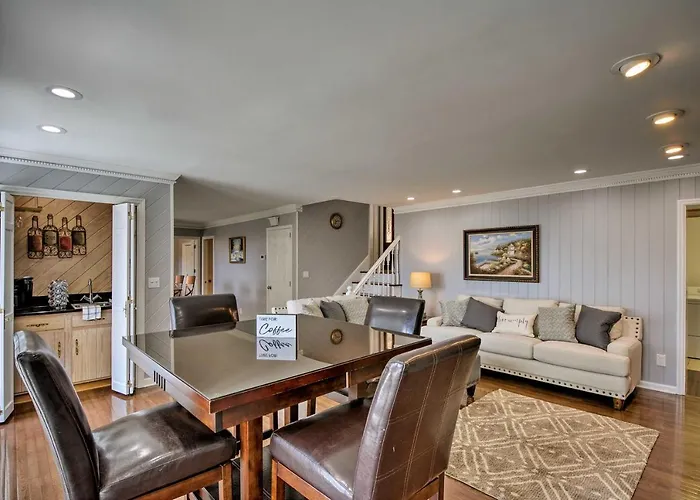 Stay Above It All! Modern Home On Missionary Ridge