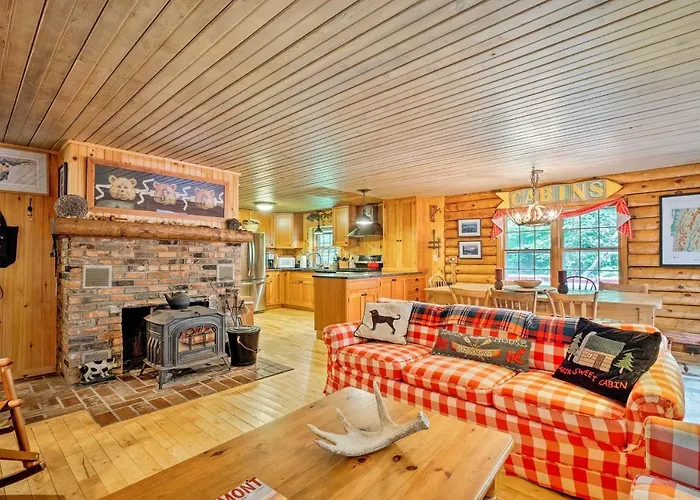 Private Wooded Cabin: 7 Mi To Mount Snow!
