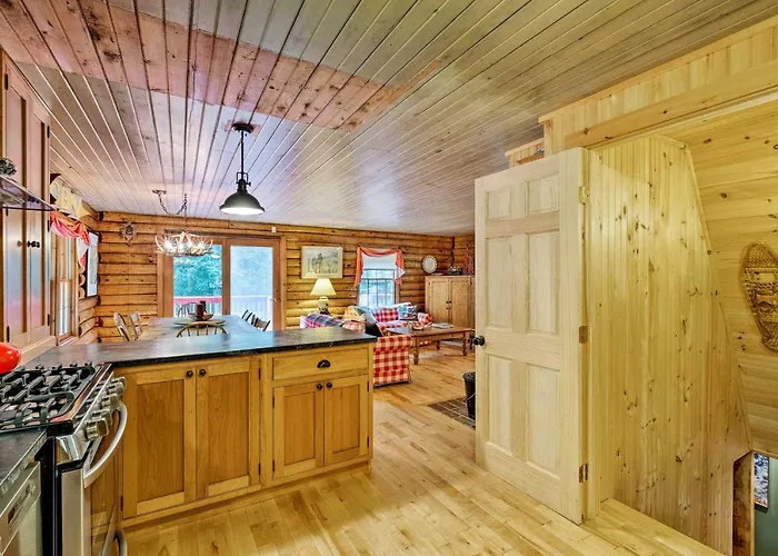 Private Wooded Cabin: 7 Mi To Mount Snow!