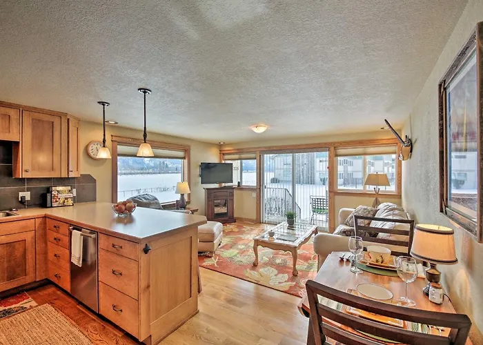 Lake Pend Oreille Condo W/ Porch & Mountain View!