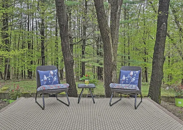 Beautiful Lenox Home, 3 Mi To Shakespeare & Co!