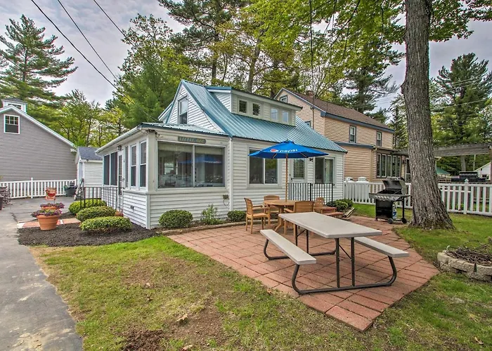 Sebago Lake Cottage W/ Patio + Beach Access!