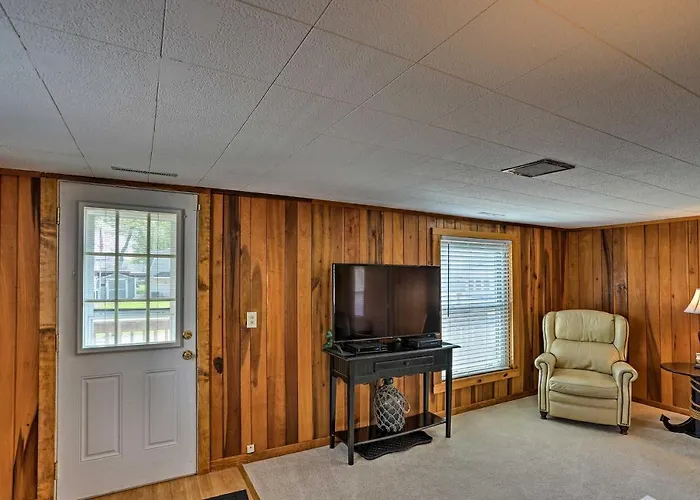 Home W/ Lake-View Deck By Camp Perry & Magee Marsh