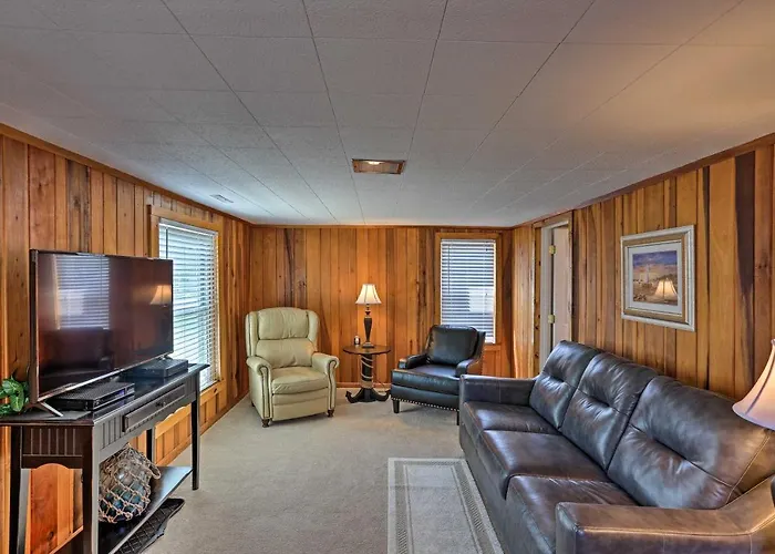 Home W/ Lake-View Deck By Camp Perry & Magee Marsh