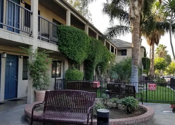 Sierra Crossing Motel