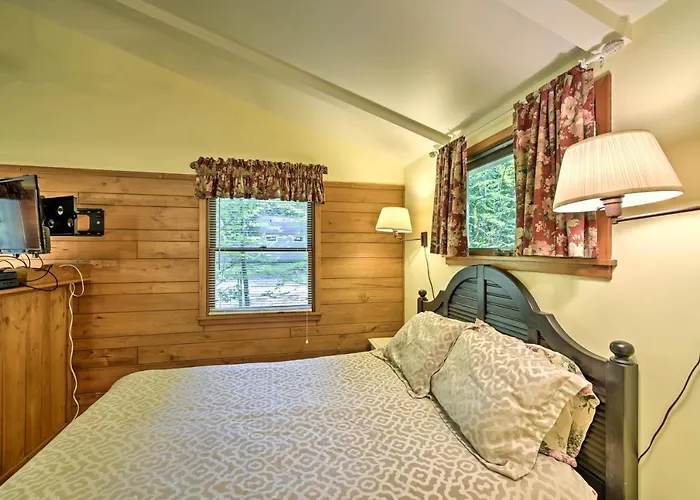 Cozy Cottage Duplex: Walk To Peninsula State Park!