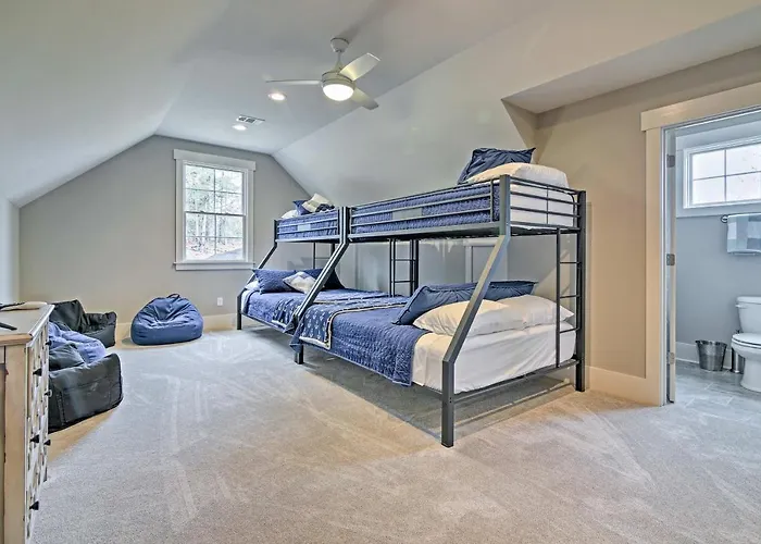Lake Keowee Home With Balcony & Boat Dock!