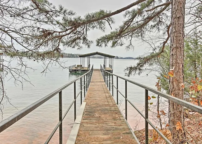 Lake Keowee Home With Balcony & Boat Dock!