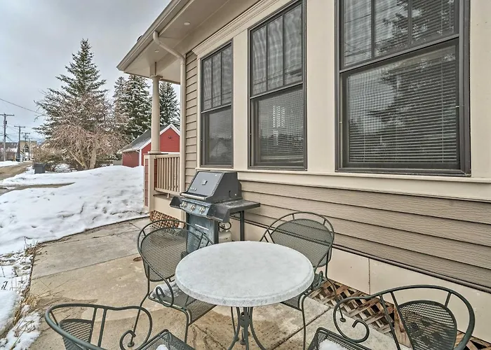 Updated Townhome W/ Hot Tub - Walk To Downtown!