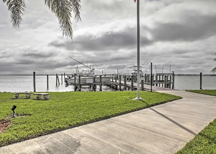 'Sand Dollar' Jenson Beach Home W/ Pool Access!