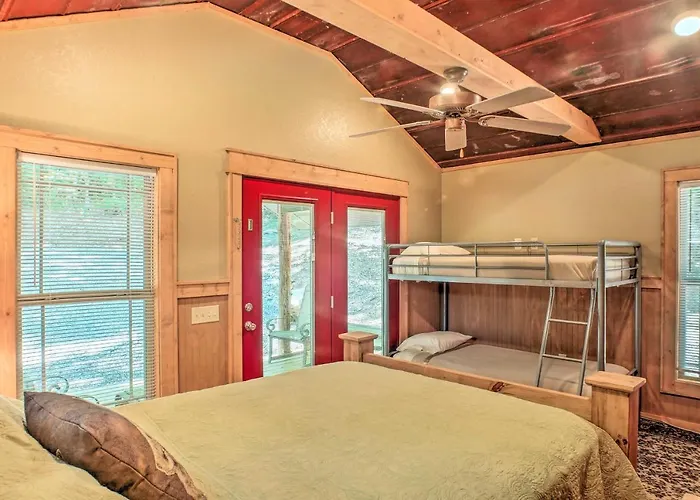 The Treehouse At Kudzu Cove Cabins Resort