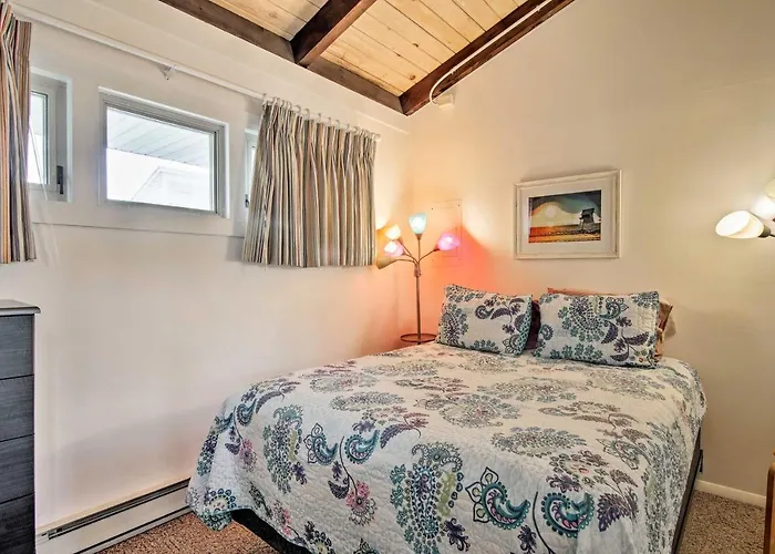 Walk To Dewey Beach: Bright Condo W/ Balcony!
