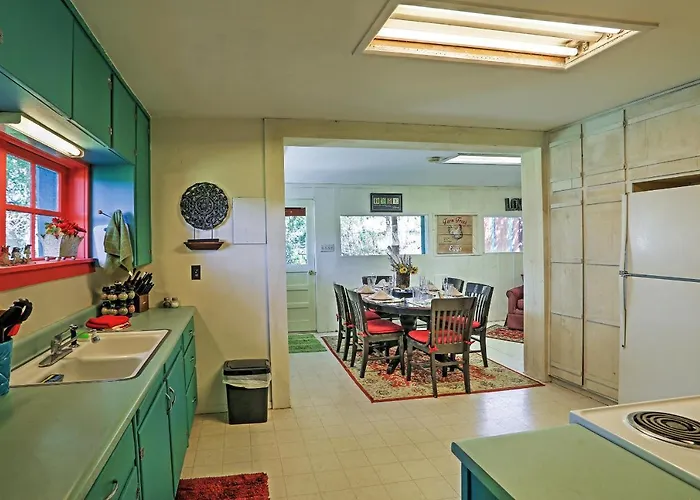 Quiet Durango Farmhouse W/ Beautiful Yard & Gazebo