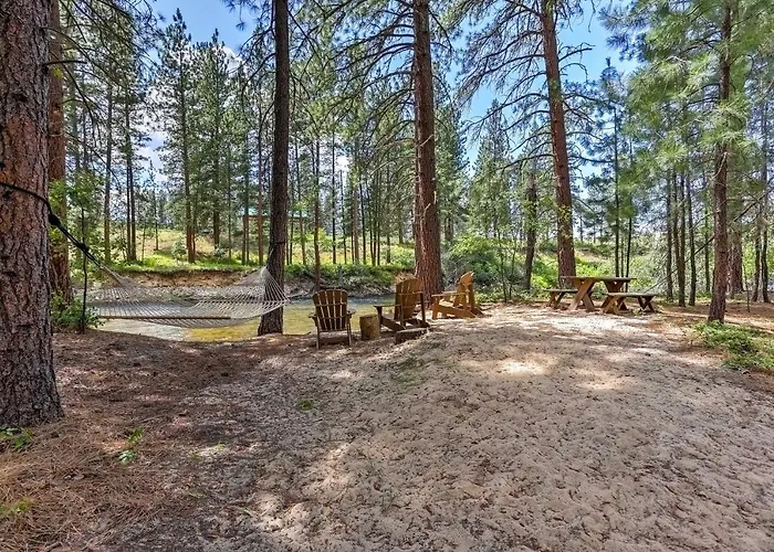Romantic Riverfront Cottage - 1 Mile To Winthrop!