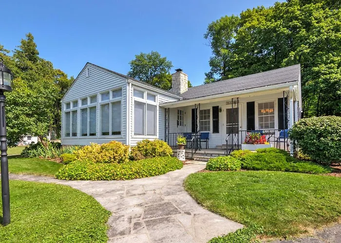 Boutique Home In Door County W/ Eagle Harbor Views