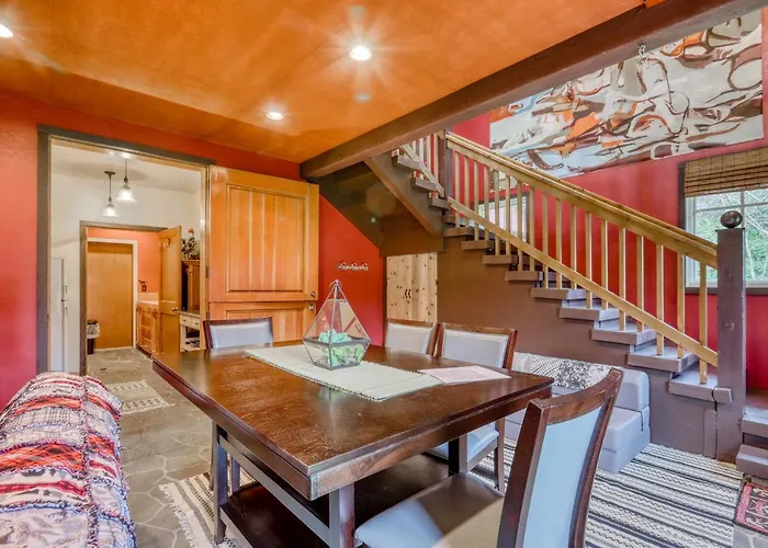 Berry Glen Redwood Park Loft