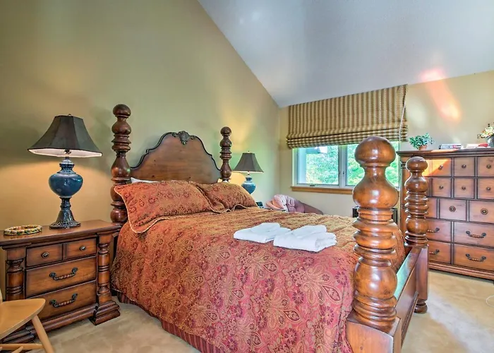 Killington Condo W/ Spa ~ 3 Miles To Ski Resort!