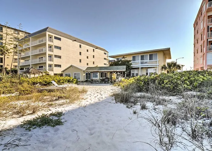 Steps To Beach, Cabana: Indian Shores Cottage